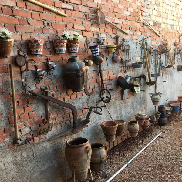 ANTIGUAS HERRAMIENTAS Y MATERIALES UTILIZADOS EN EL CAMPO
