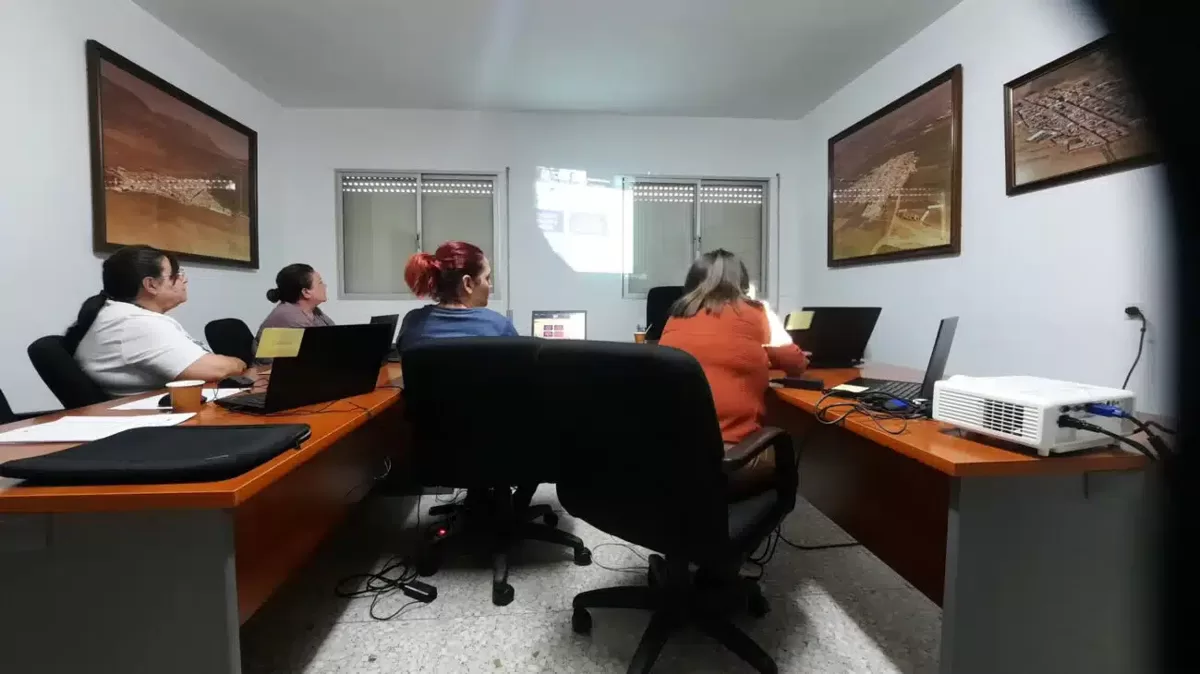 141025-villanueva-de-san-carlos-ayuda-a-domicilio1r-1299x730_jpg.webp